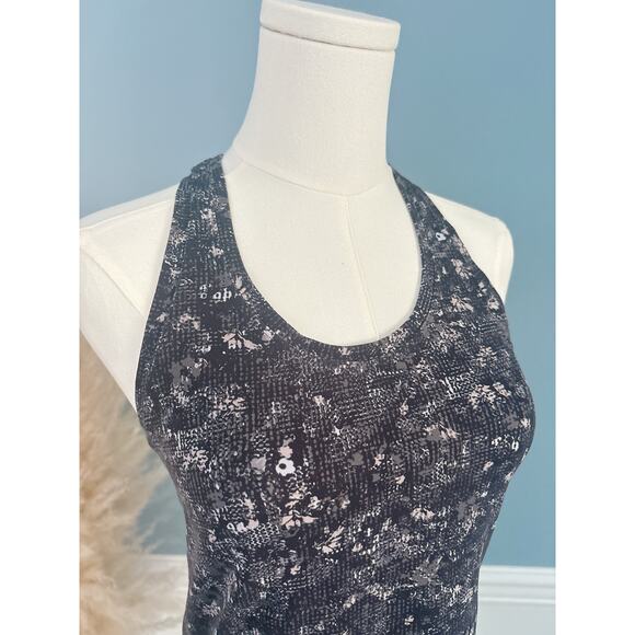 Lululemon Cool Racerback Tank Top Size 8 Black Printed Workout Top - Picture 5 of 9